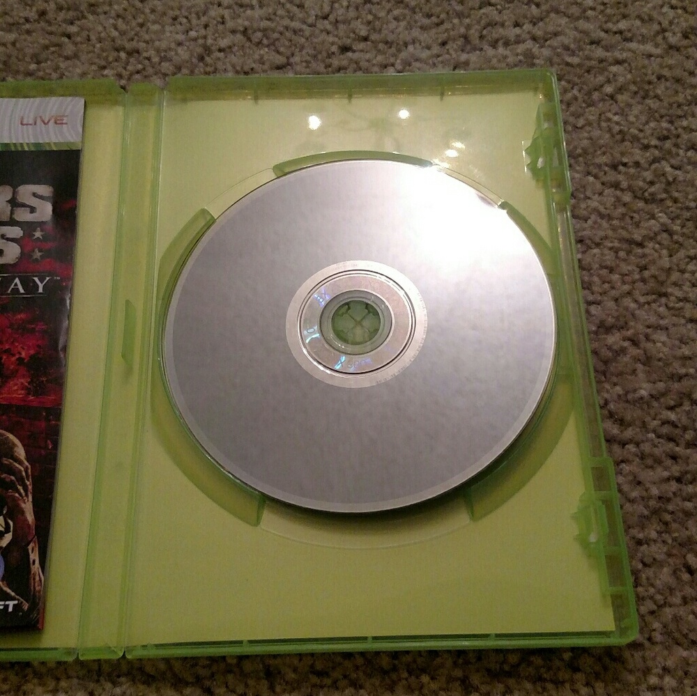 XBox 360 - Picture 2 of 3